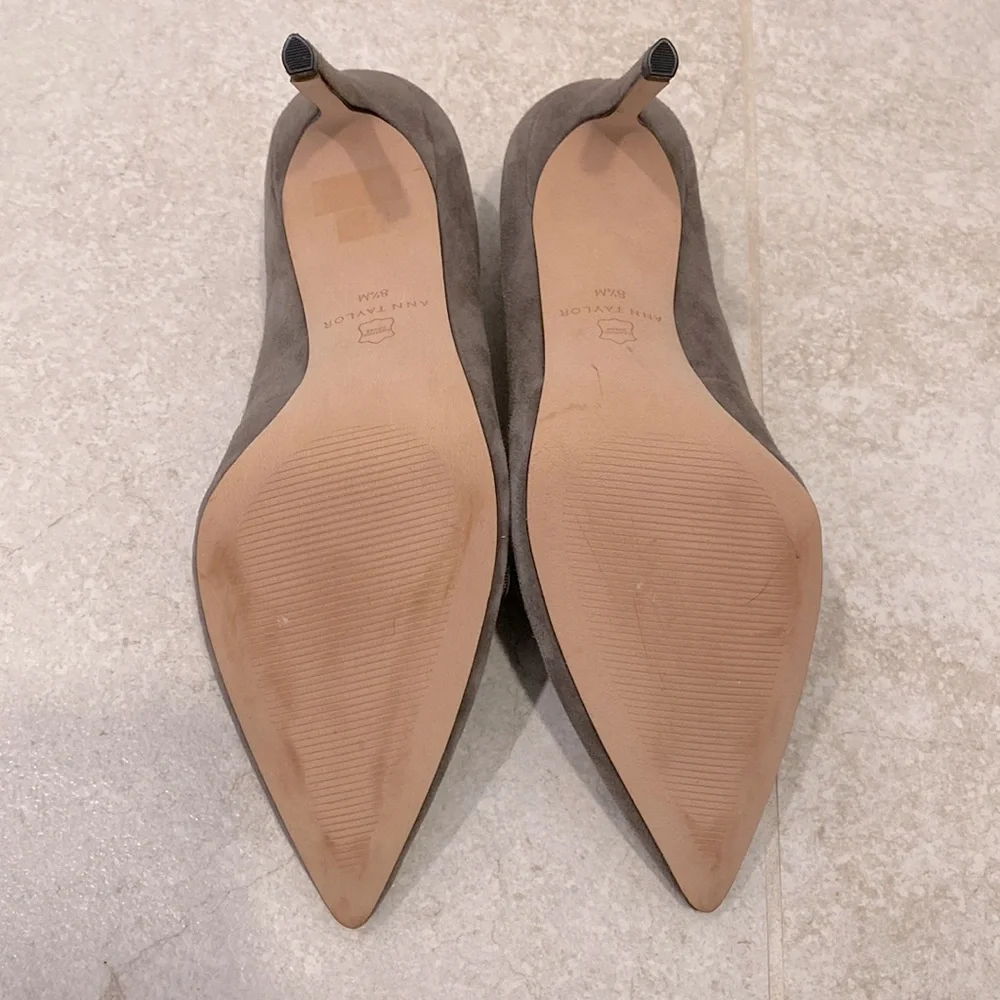 Gray Suede Pumps by Ann Taylor, Size 8.5 Med. Heels 3.5 inches.  Slightl… - Picture 7 of 7